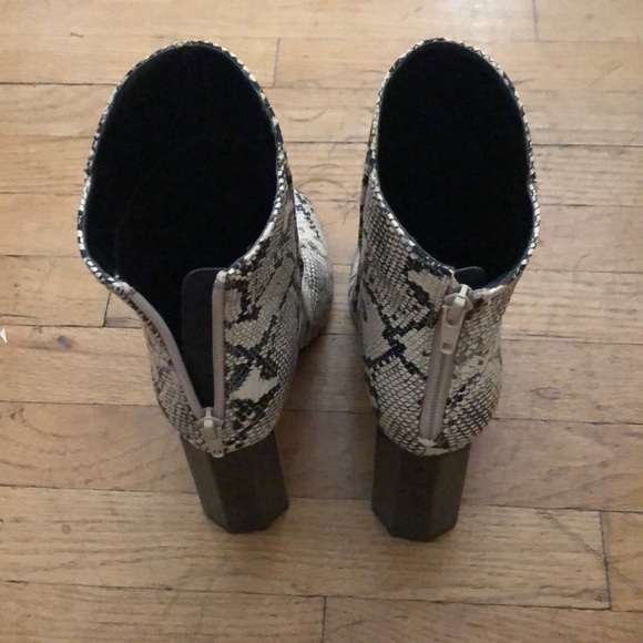 Snake skin boot - Picture 4 of 5